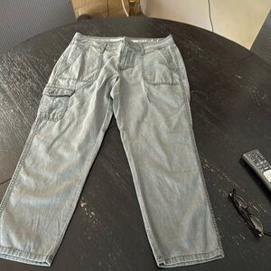 Army green size 6 capris !